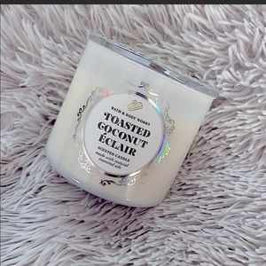 New! Bath and Body Works TOASTED COCONUT ÉCLAIR 3 wick candle!